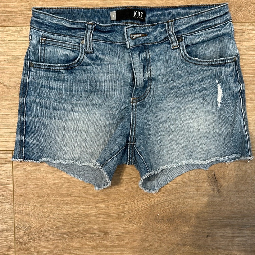 Kut from the Kloth Gidget mid rise 4” Women's Blue Denim Shorts